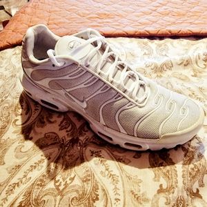 Nike Air Max Plus TN Men's Size 12 'Triple White' Pre-owned 604133-139